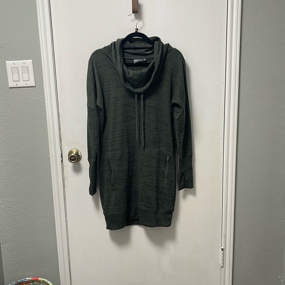 Small Athleta cow neck dress